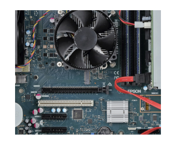 拡張カードに対応するPCIスロットを備えたPC内部